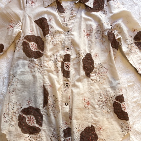 Tribal floral top - Picture 2 of 8